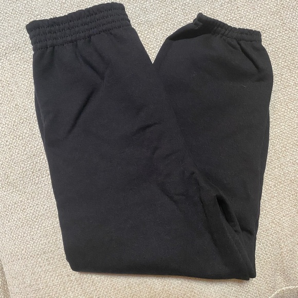 3/$18 NWT kids solid black Hanes sweatpants XS (2-4) - Picture 1 of 3